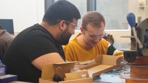 Sensor CDT students disassembling a pulse oximeter