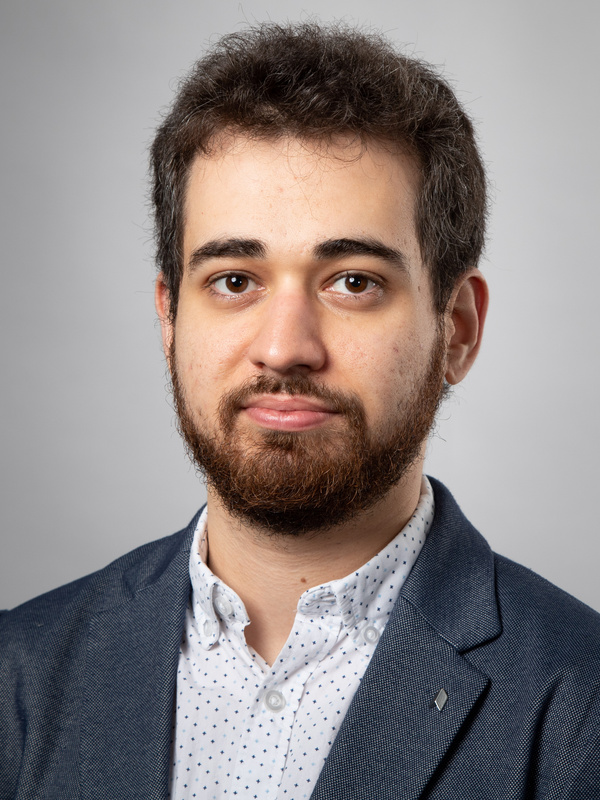  Filip Ayazi