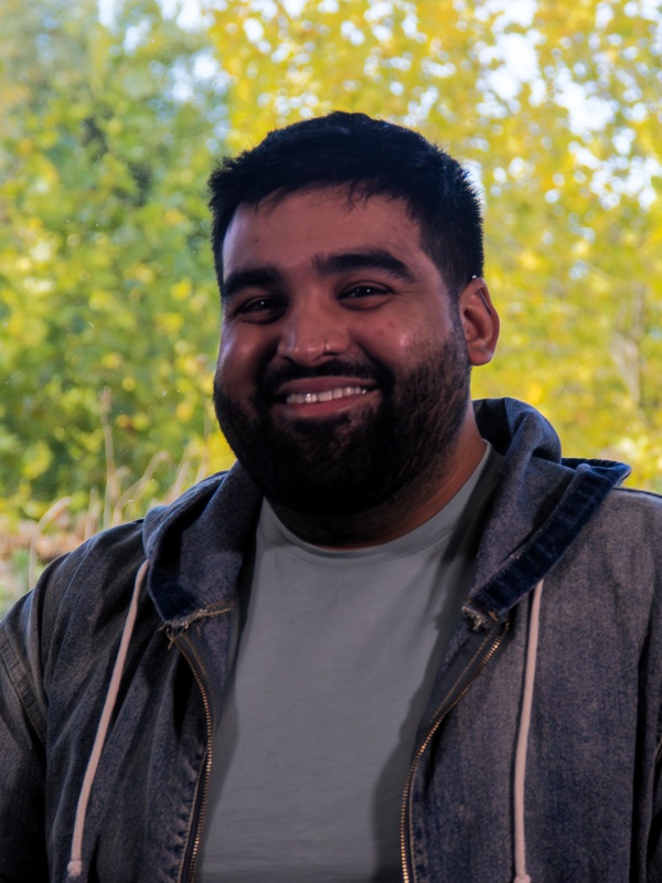 Isa Hussain